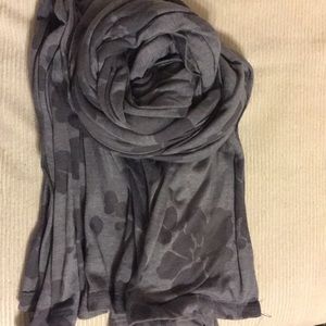 Grey scarf